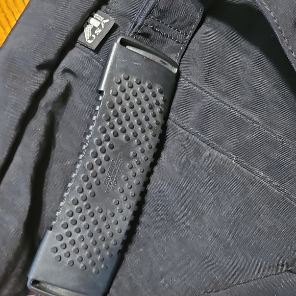 Black Sling Bag By Ameribag - Picture 4 of 5